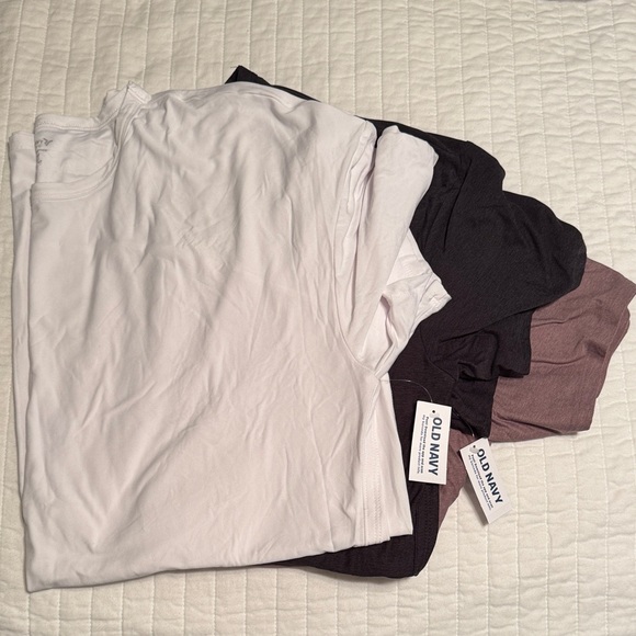 T-Shirts - Picture 1 of 7